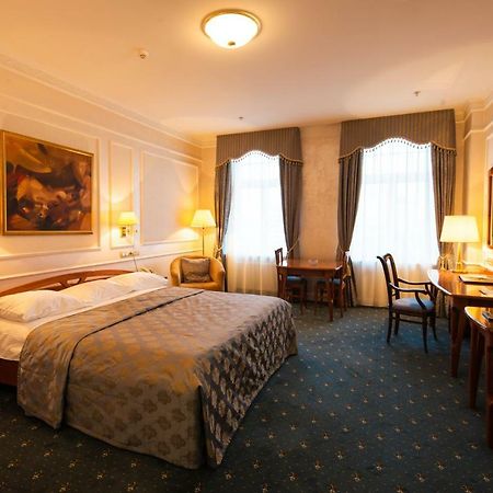 Europe Hotel Minsk Eksteriør billede