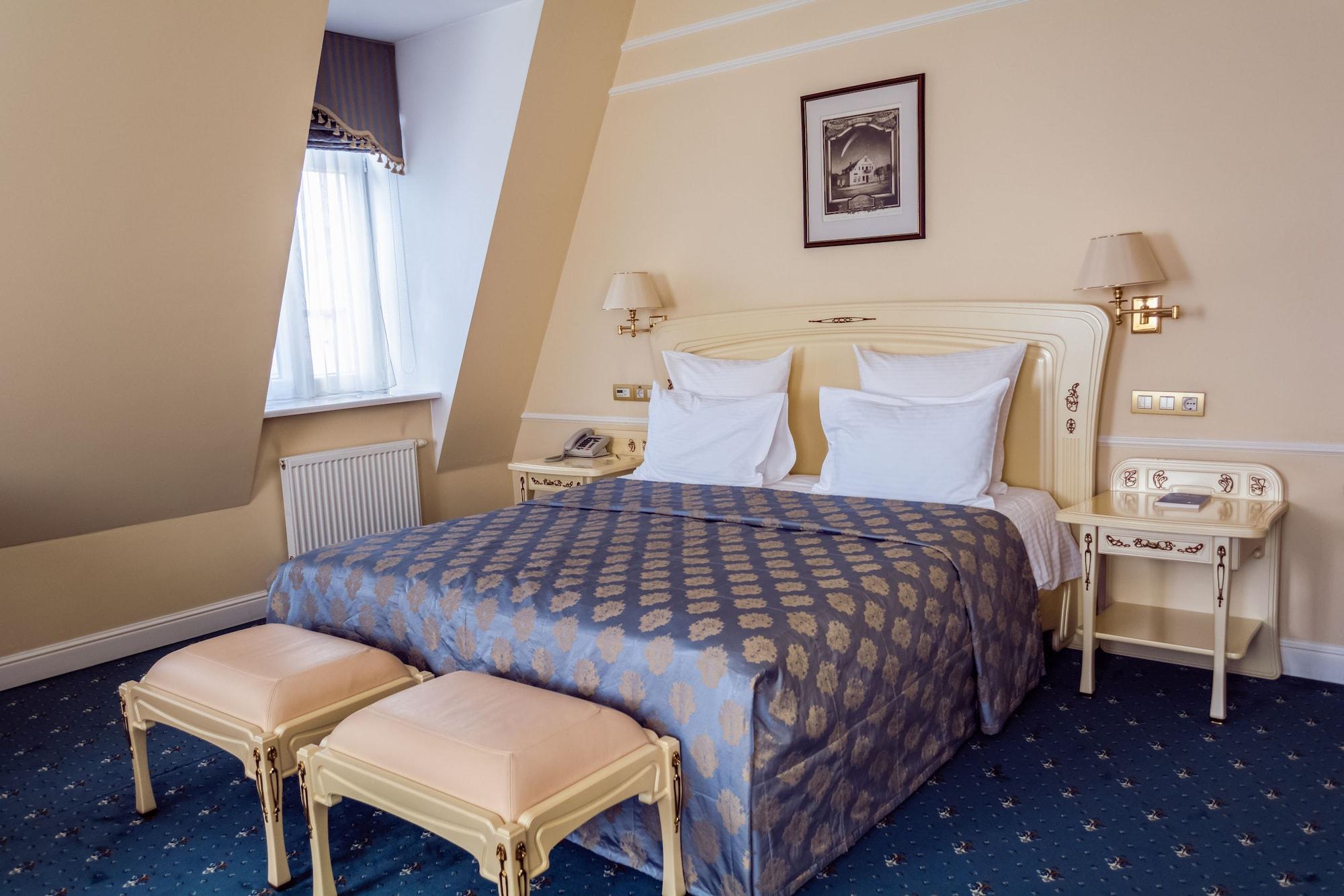 Europe Hotel Minsk Eksteriør billede