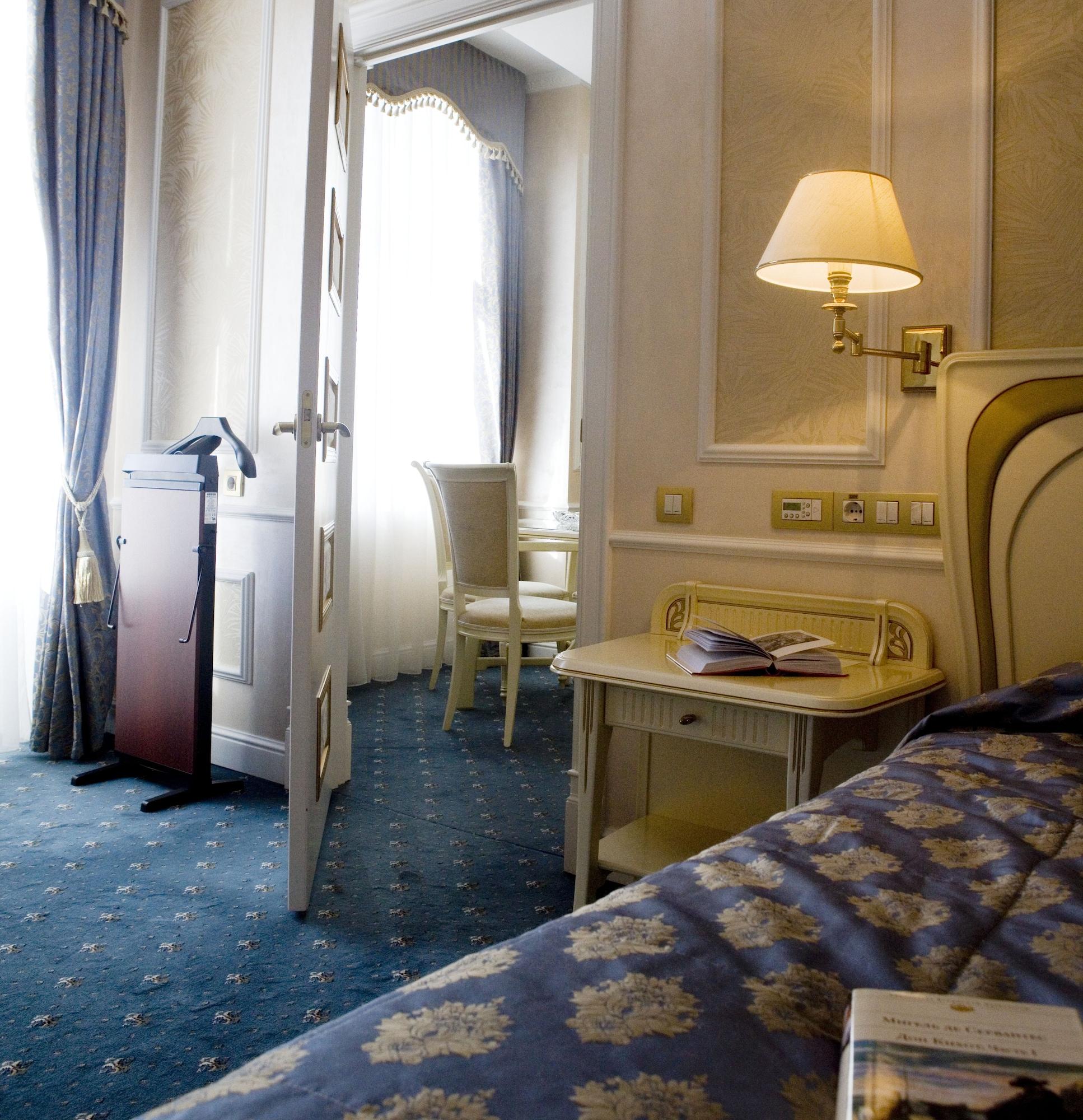 Europe Hotel Minsk Eksteriør billede