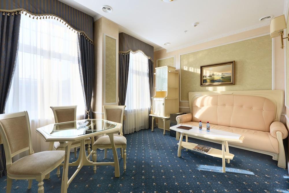 Europe Hotel Minsk Eksteriør billede