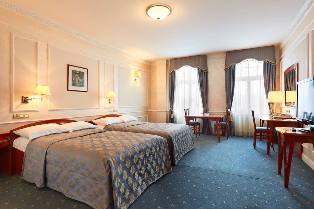 Europe Hotel Minsk Eksteriør billede