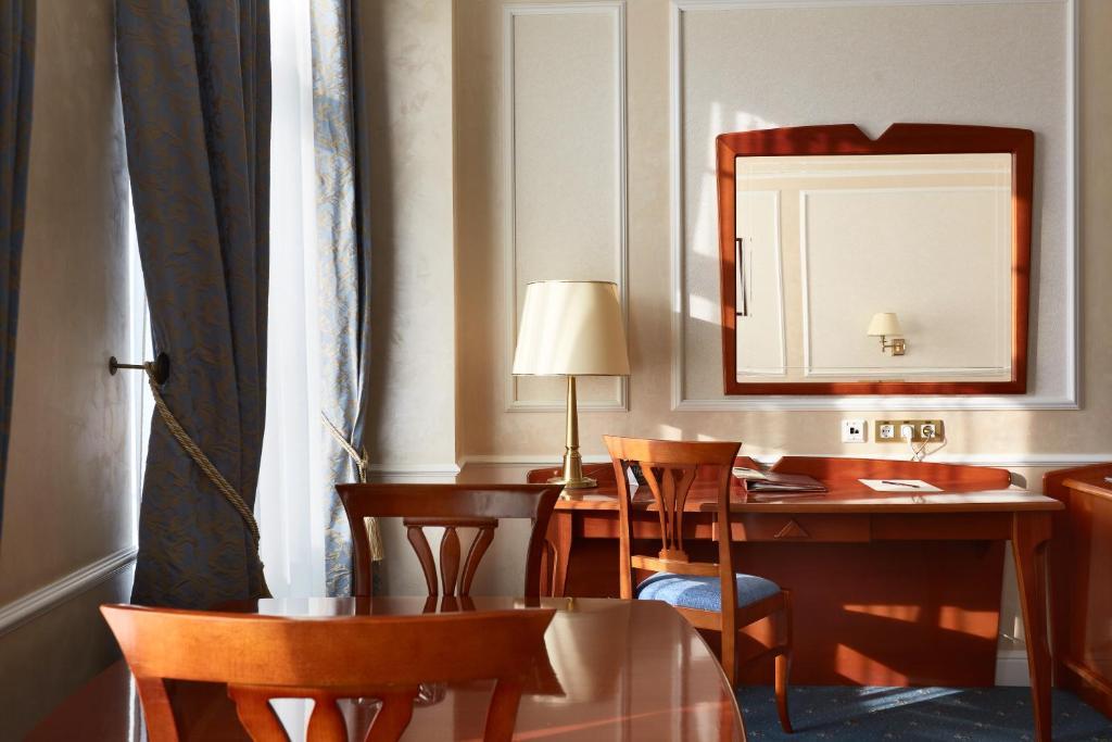 Europe Hotel Minsk Værelse billede