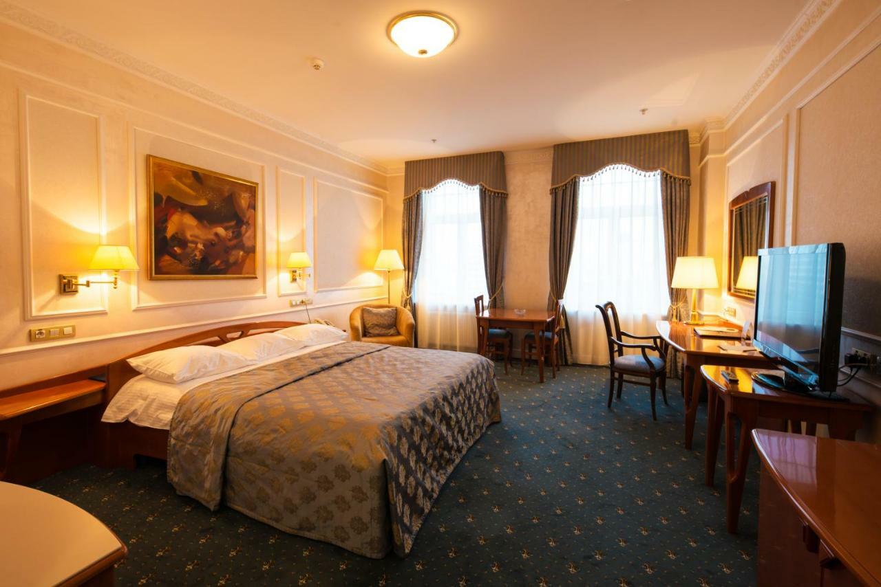 Europe Hotel Minsk Eksteriør billede