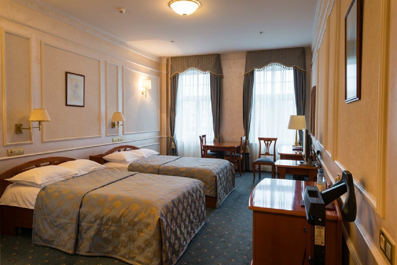 Europe Hotel Minsk Eksteriør billede