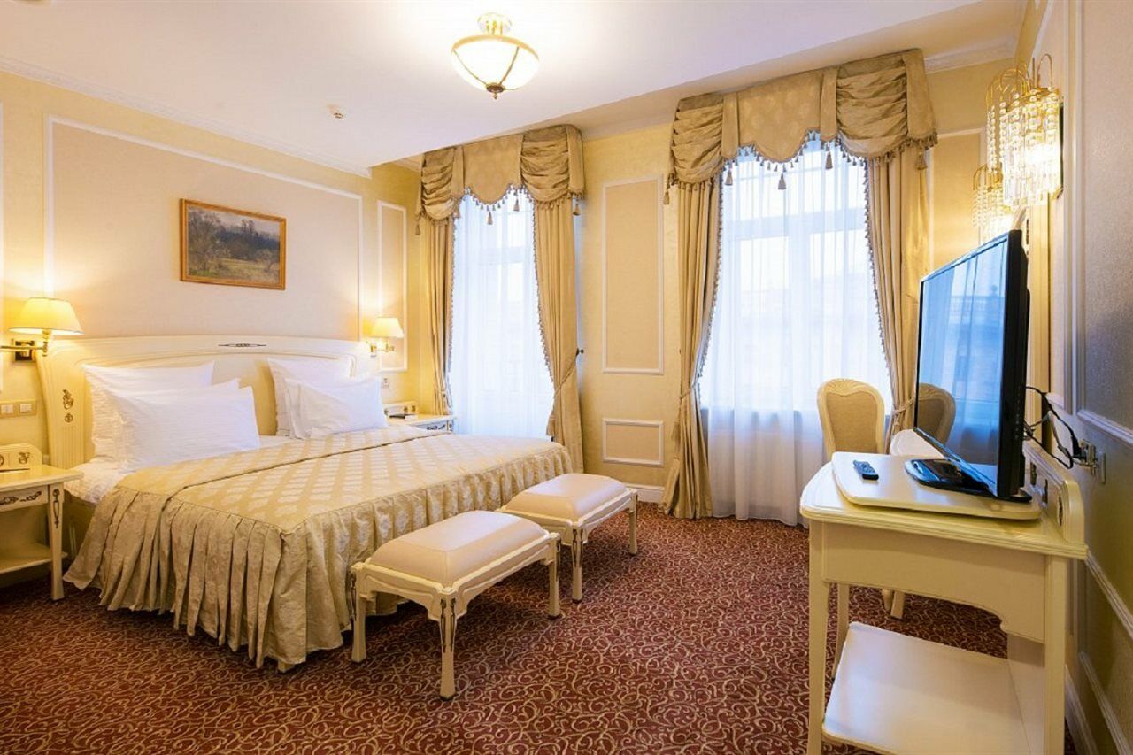 Europe Hotel Minsk Eksteriør billede