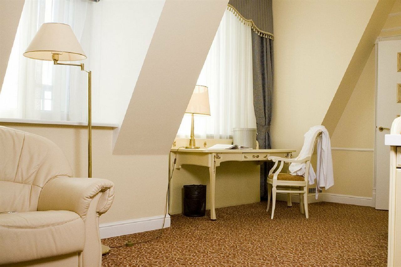 Europe Hotel Minsk Eksteriør billede